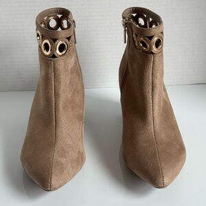 Comfort Elegant Tan Ankle Boots Size 7M